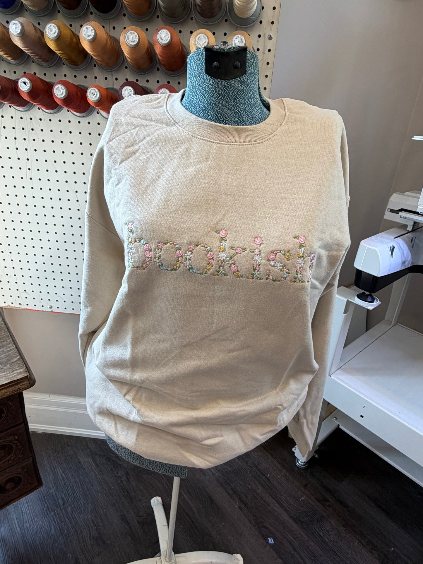 Medium Sand Floral Bookish Crew