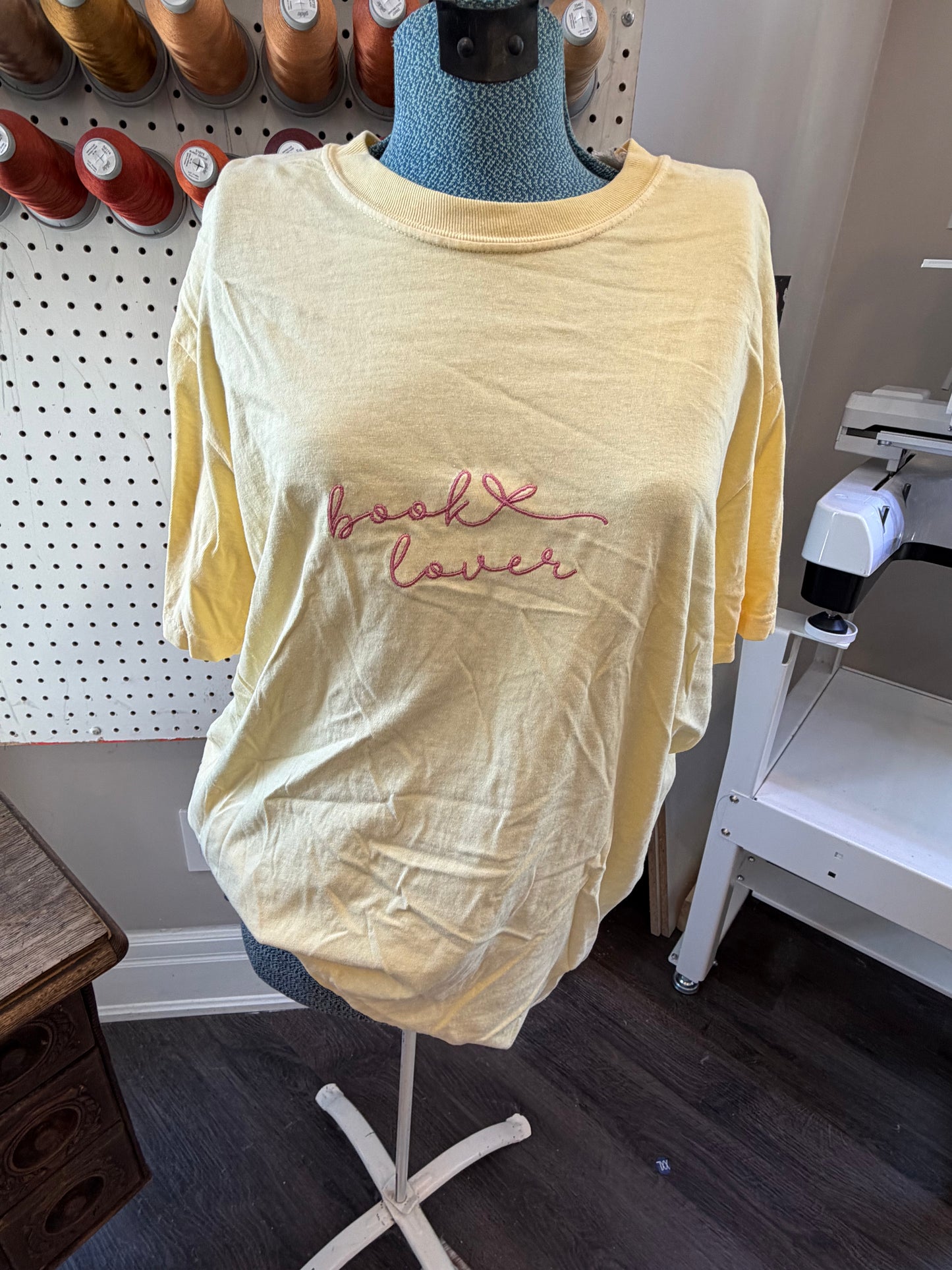 Large Butter book lover (pink) tee