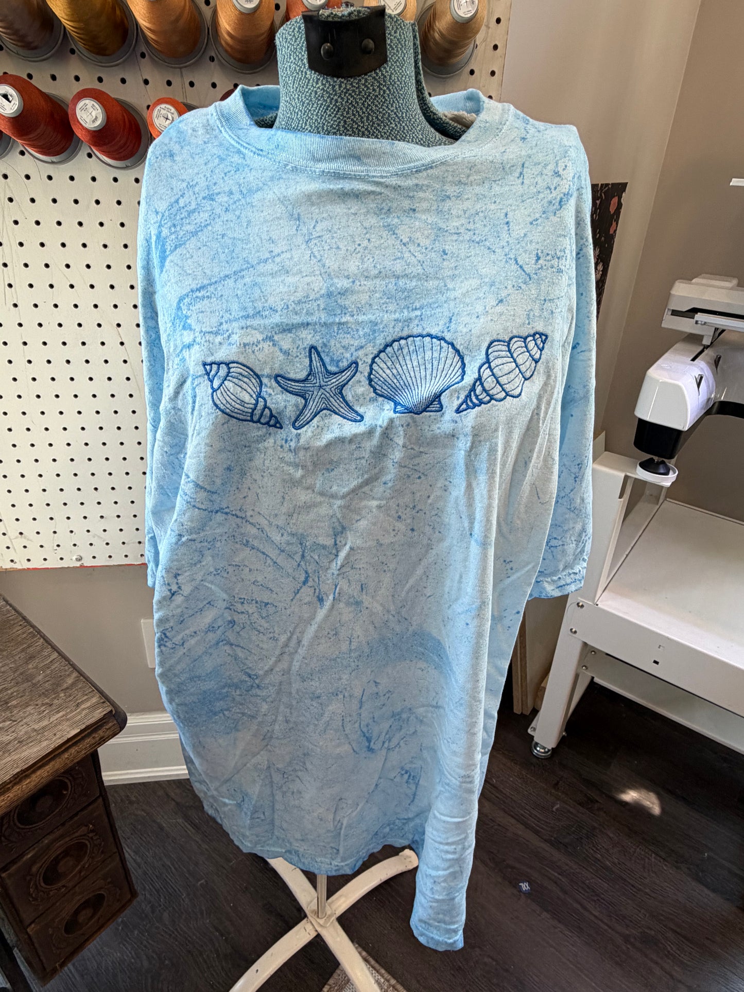 2XL Blue Tye Dye seashells tee