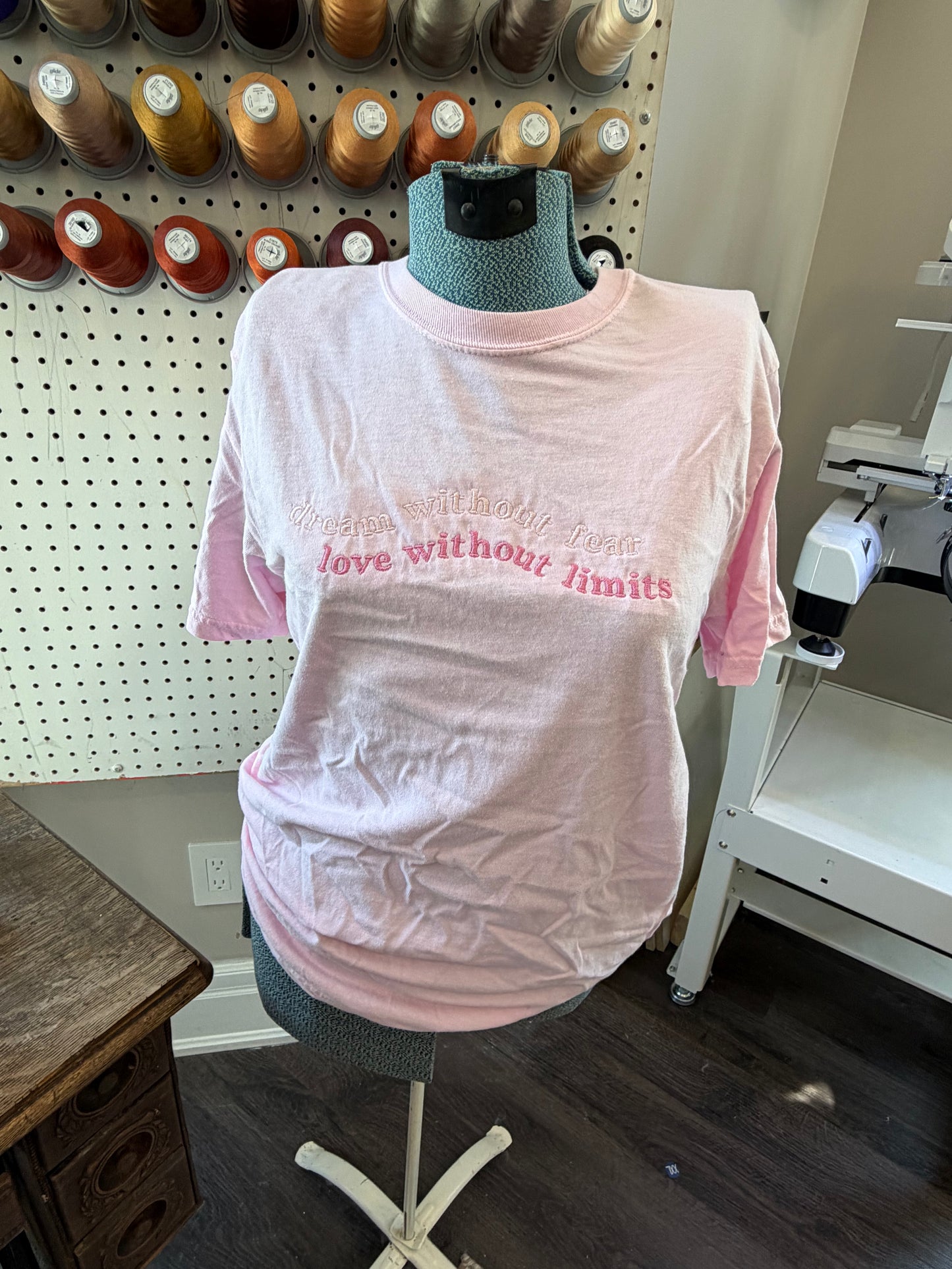 Small pink dream without fear tee