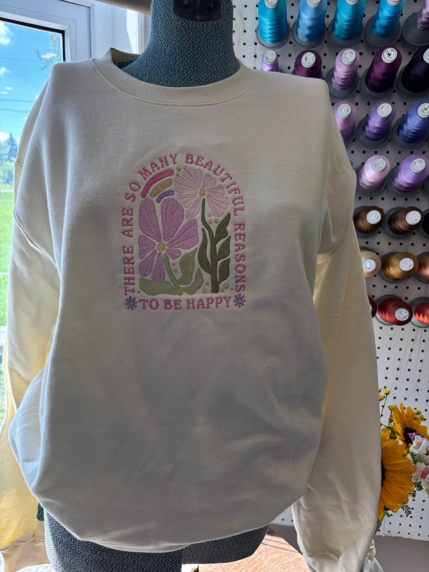 Small Ivory "So many Beautiful Things" Crew